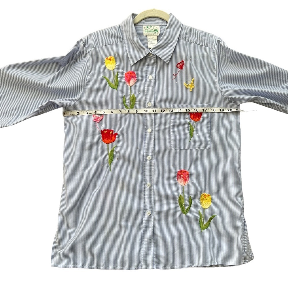 Quacker Factory Women's  Long Sleeve‎ Button Down with Tulip Embroidery Size: M - Picture 5 of 7